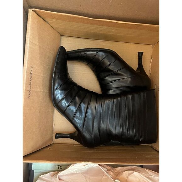 Patent Leather Ruched Heeled Ankle Bootie Boots size 7 - Picture 3 of 5